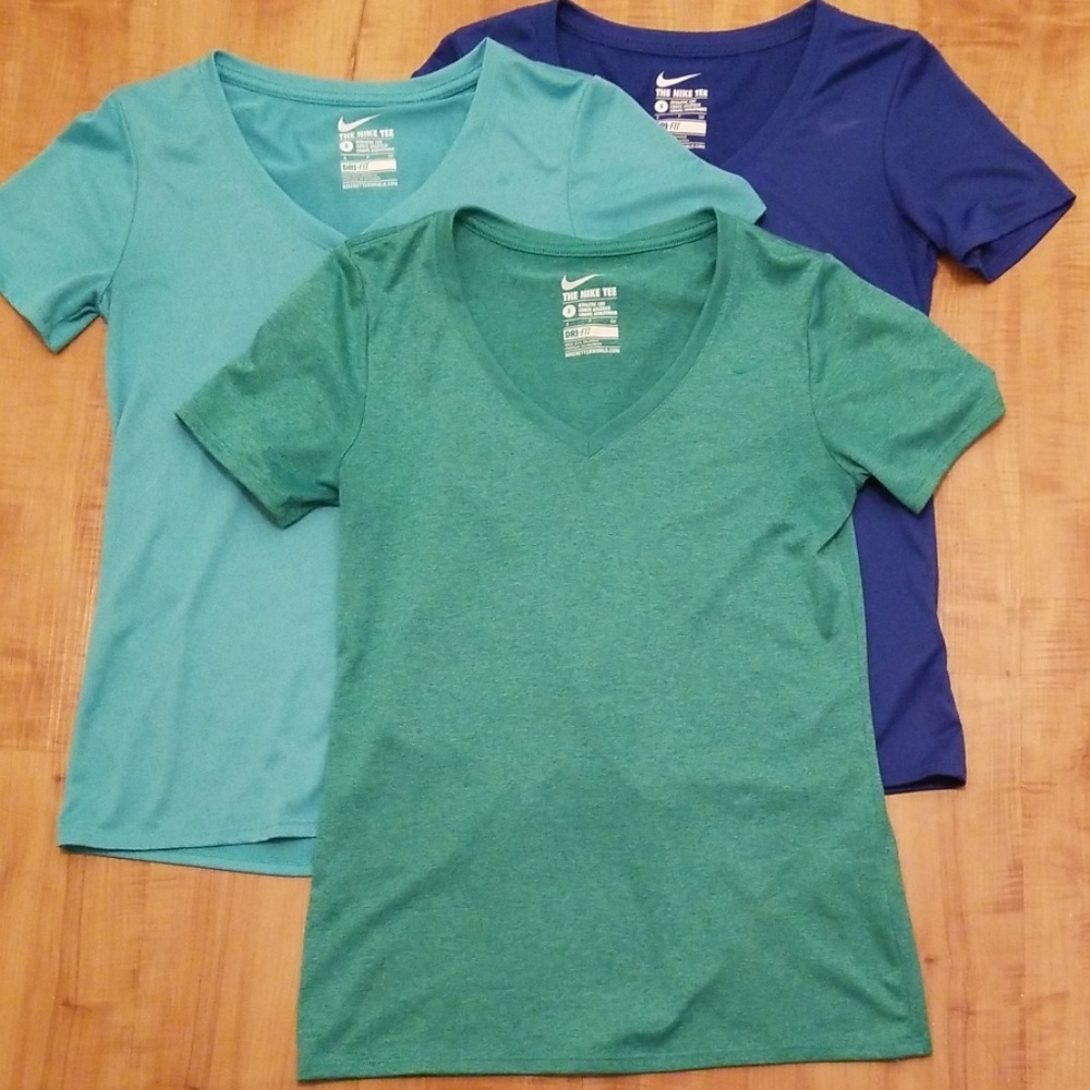 *SOLD NIKE BUNDLE* Women's Nike Dri-Fit Tee